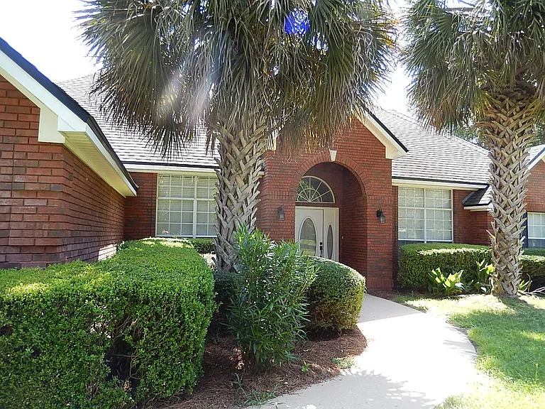 1858 Vineland Ln — Photo 4