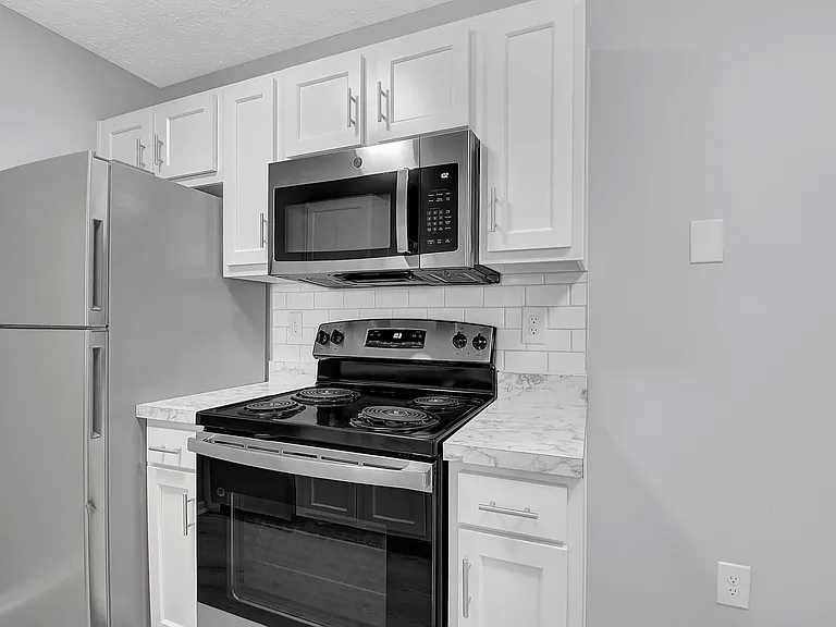 Fountain Place Apartments — Photo 7