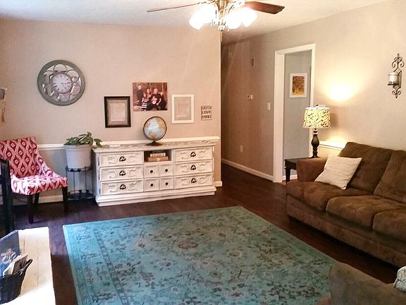3rd image of 112 Temple Cir