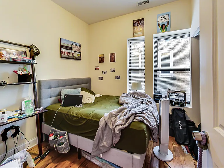 1224 W Argyle St #3W — Photo 14