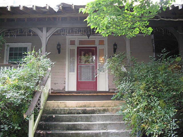 1st image of 834 31st St NW
