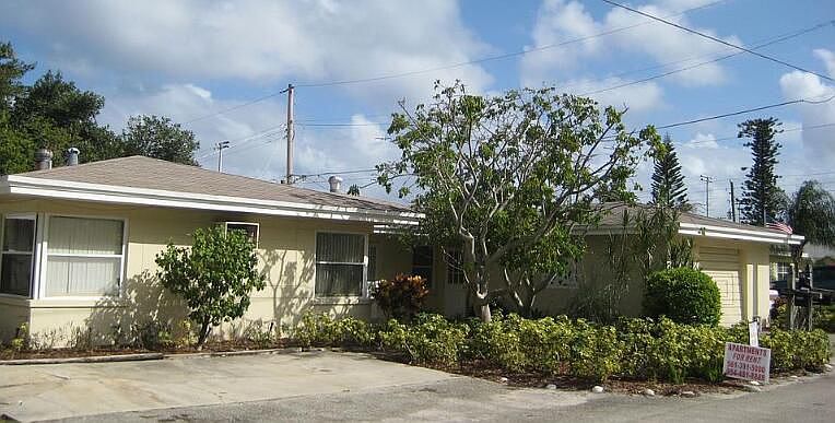 1st image of 2504 Oceanview Ave APT A