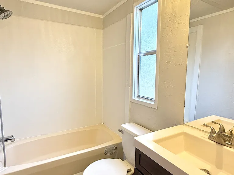 102 S 17th St #F — Photo 16