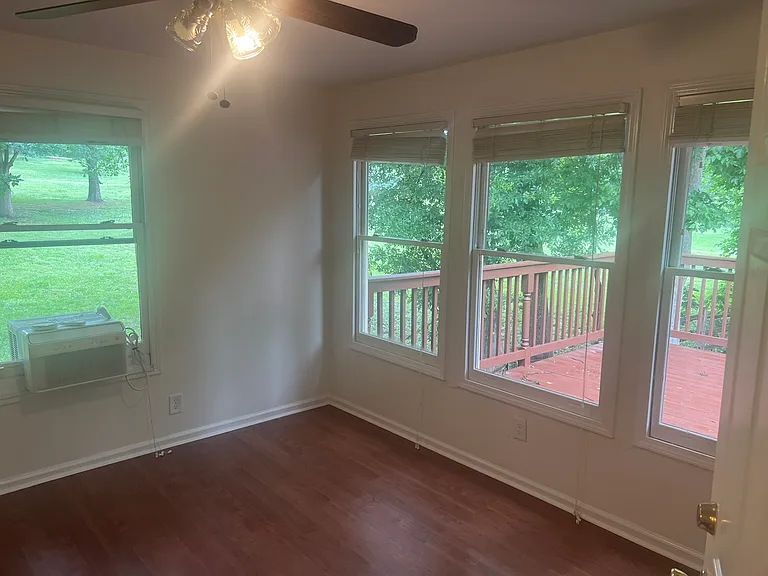 1250B Druid Pl NE #B — Photo 10