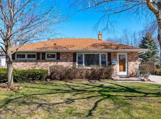 N92W16948 Roger Ave, Menomonee Falls, WI 53051