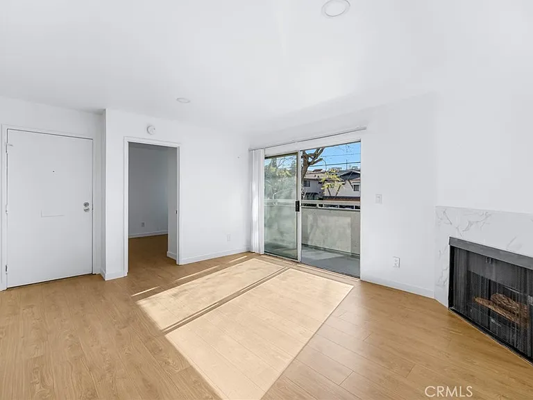4406 Cahuenga Blvd #109 — Photo 3