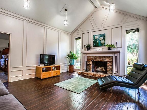 4th image of 1914 Faulkner Dr