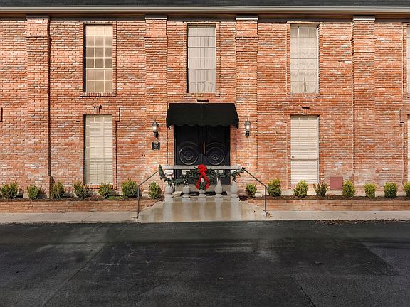 2nd image of 8033 N New Braunfels Ave #100E