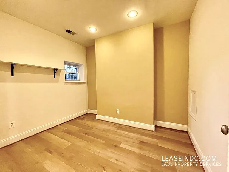 68 V St NW #1 — Photo 22