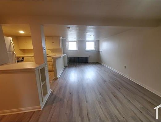 3rd image of 290 E Truman Ave #3