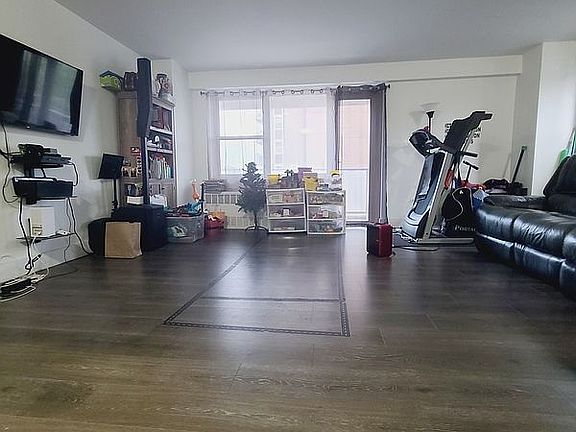 4th image of 380 Cozine Ave APT 3H