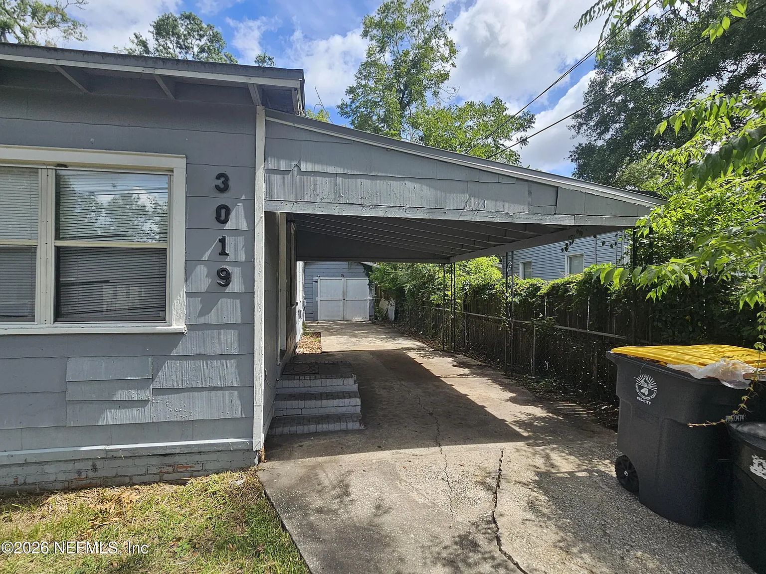 3 bed, 1.0 bath, 1092 sqft, $1,225 — Photo 2