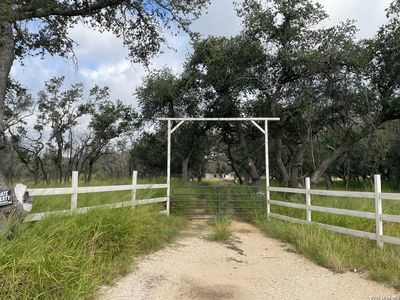 1742 County Road 777, Devine, TX, 78016