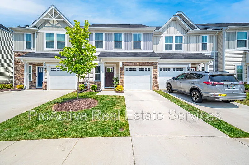 3 bed, 2.5 bath, 1503 sqft, $2,300 — Photo 1