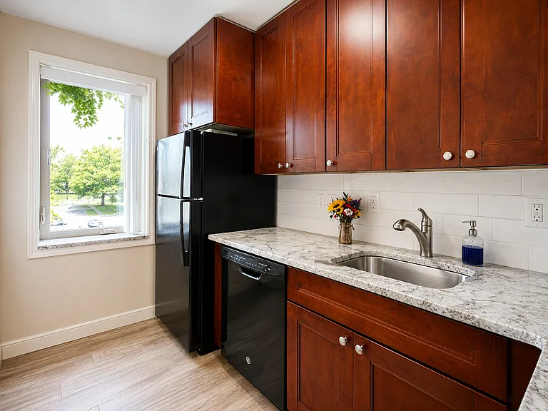 1661 J St #204 — Photo 2