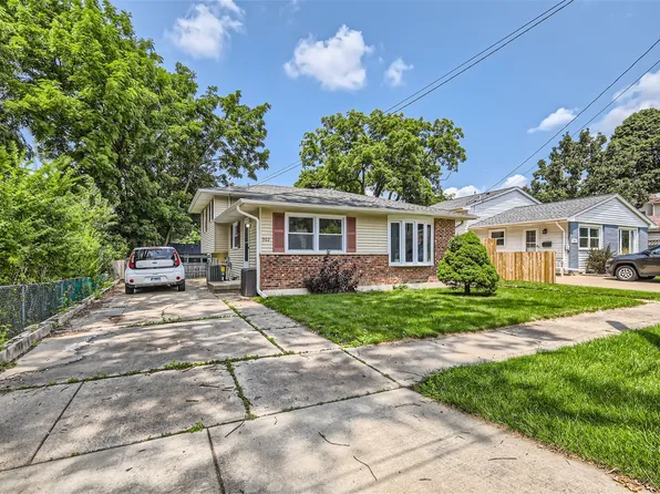 902 Ohio Ave, St Charles, IL 60174