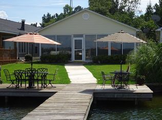 136 Peake Ct, Ninety Six, SC 29666