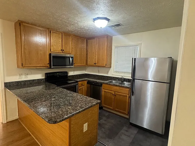 449 N Donahue Dr #C21 — Photo 13