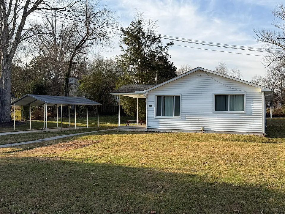 104 Quincy Ave