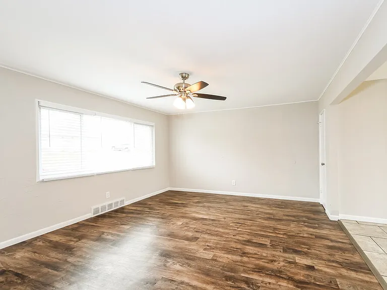 1230 Acredale Dr — Photo 6