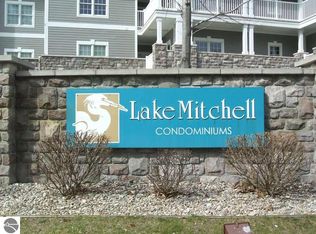 260 Locust Ln, Cadillac, MI 49601