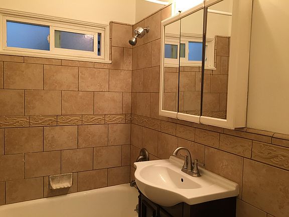 2nd image of 444 N Sycamore Ave APT 5