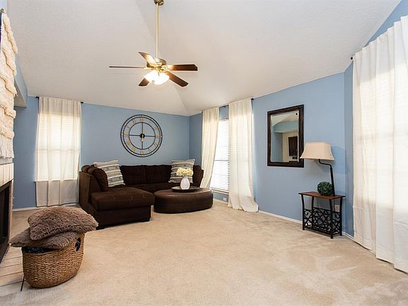 4th image of 1408 Petunia Dr