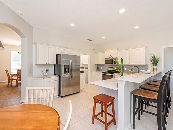3rd image of 6671 Duck Pond Ln