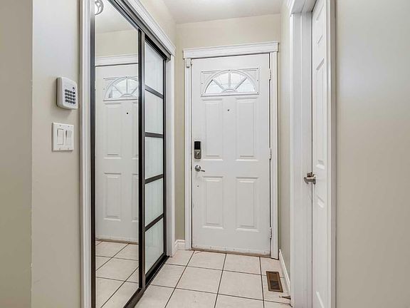 4th image of 4-5323 Lakeshore Dr #4