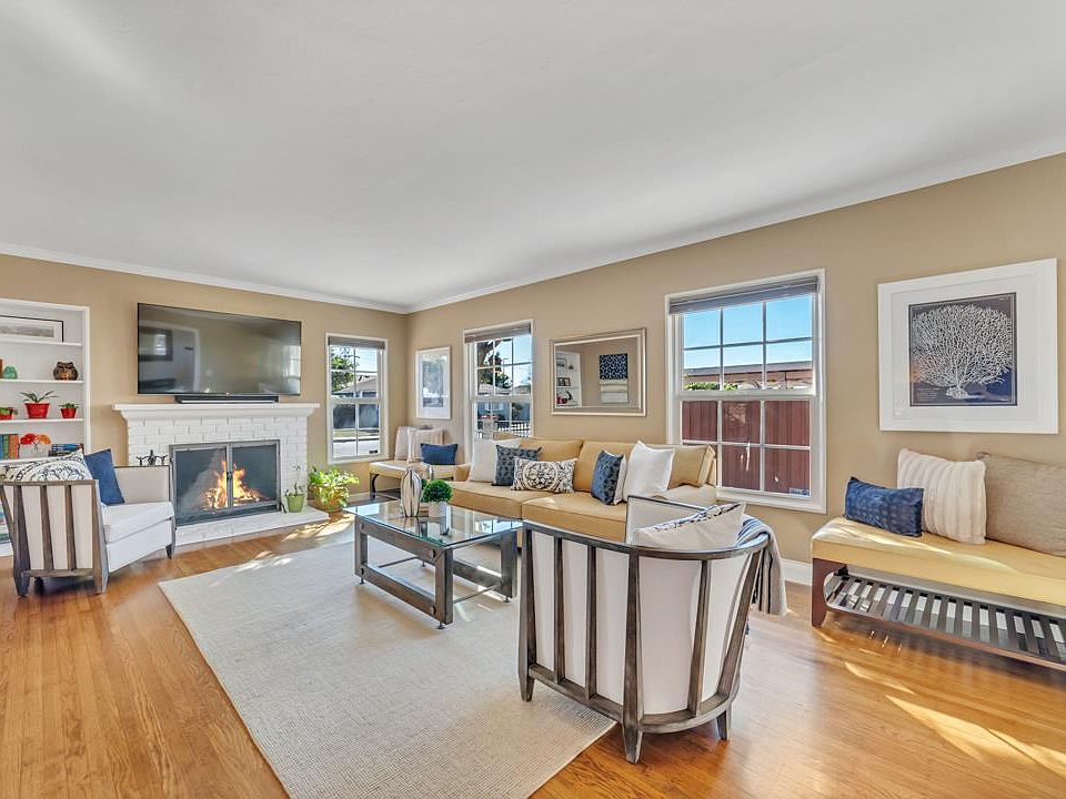 1st image of 431 Daisy Ln