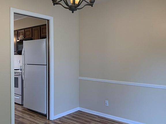 4th image of 2950 Briarwick Ct