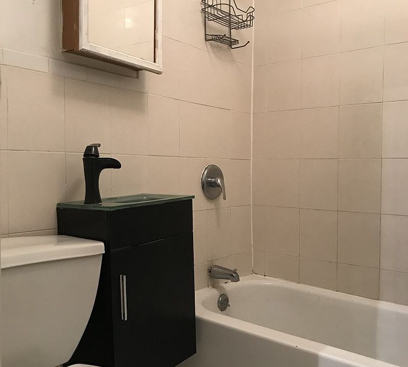 2nd image of 137 Evergreen Ave APT 2B