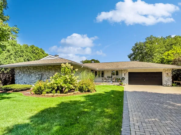 5 Shoshoni Trl, Lake Villa, IL 60046