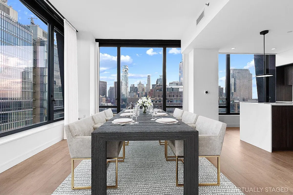 111 Varick Street — Photo 3