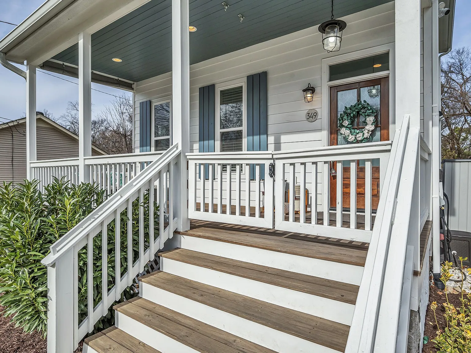 3 bed, 2.5 bath, 1383 sqft, $2,995 — Photo 3