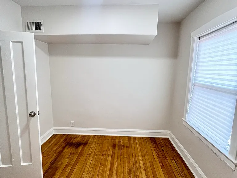 1327 N Lorel Ave #2W — Photo 11