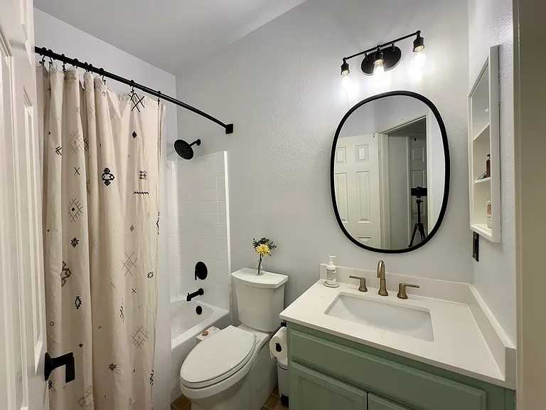Second bathroom with bathtub