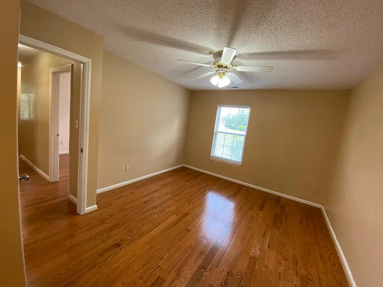 5400 Dorcas St — Photo 16