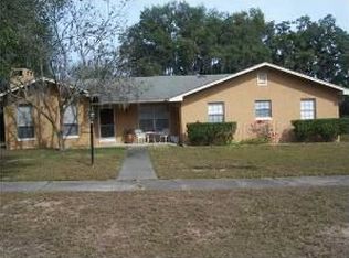 128 E Laurel Ave, Howey In The Hills, FL 34737