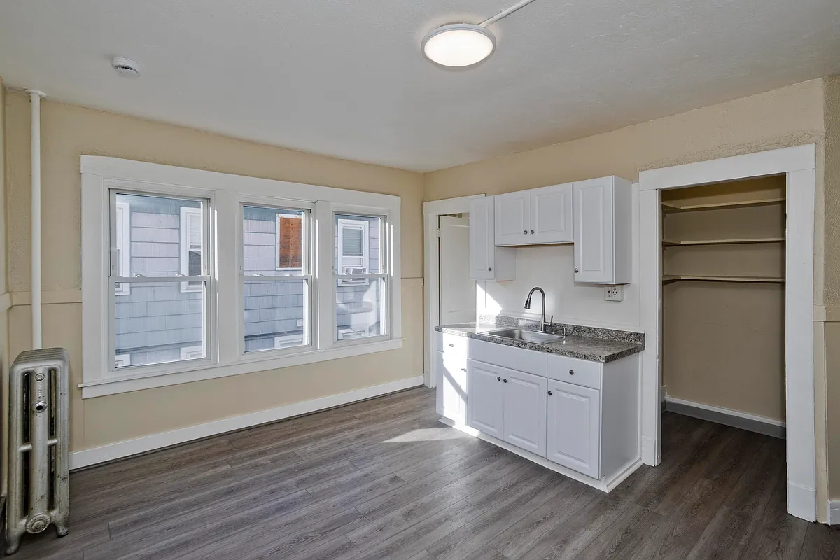 Building Photo - 1200 Grattan St #2L