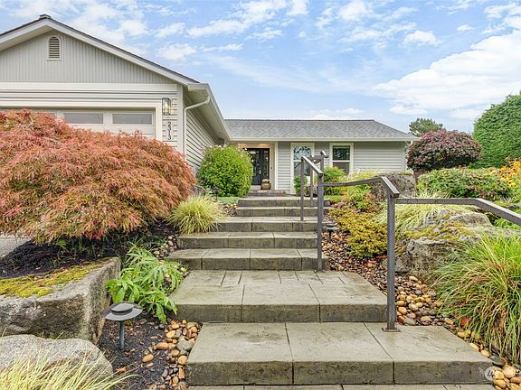 5th image of 2313 64th Avenue NE