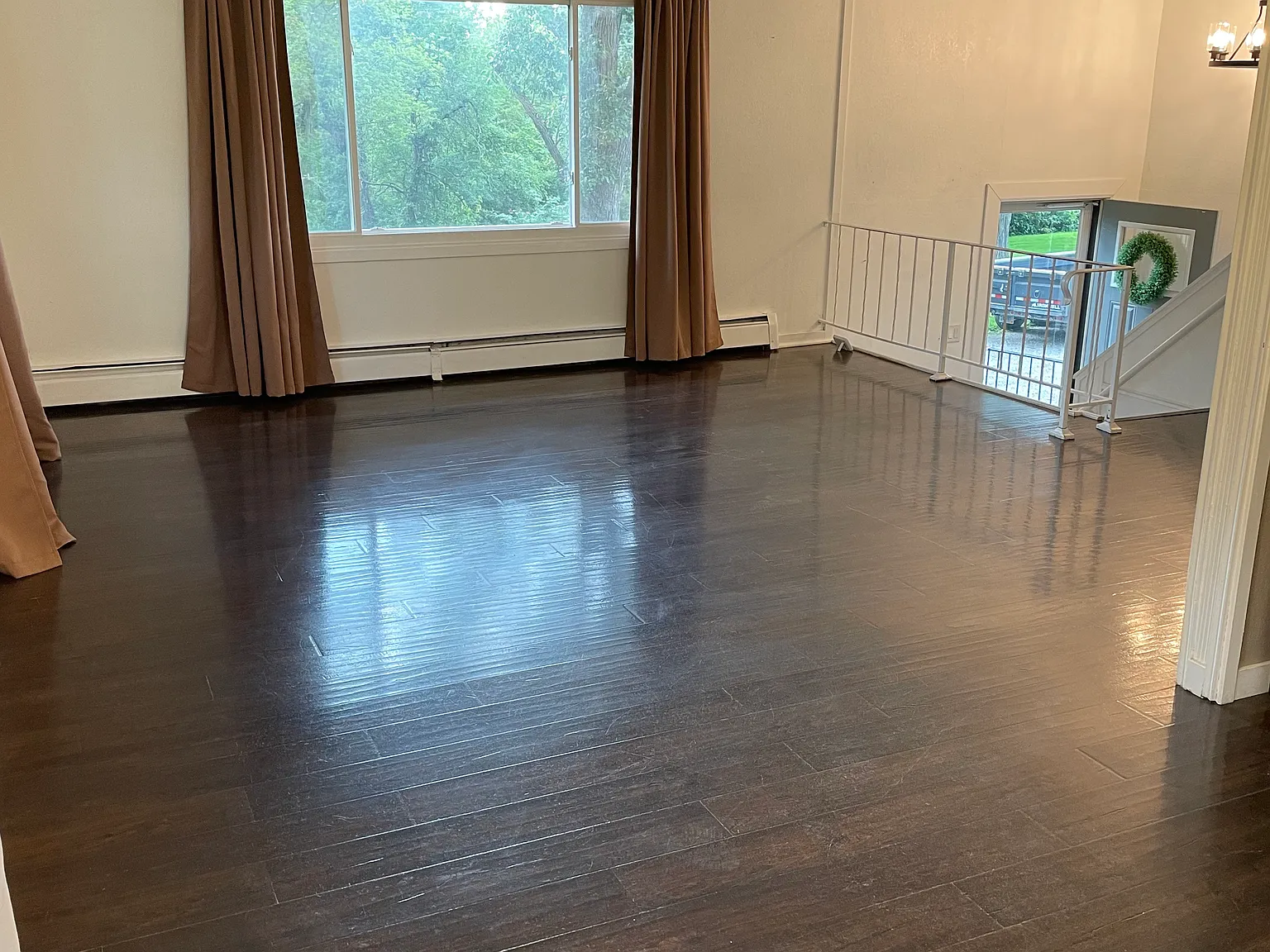 3 bed, 1419 sqft, $2,050 — Photo 2