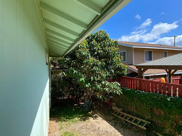 1136 Makaala St — Photo 8