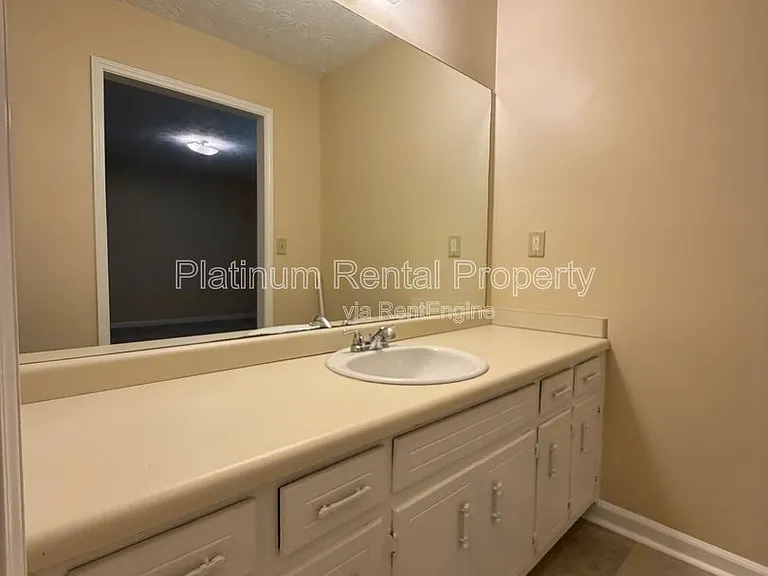 1955 Patterson Ct — Photo 15