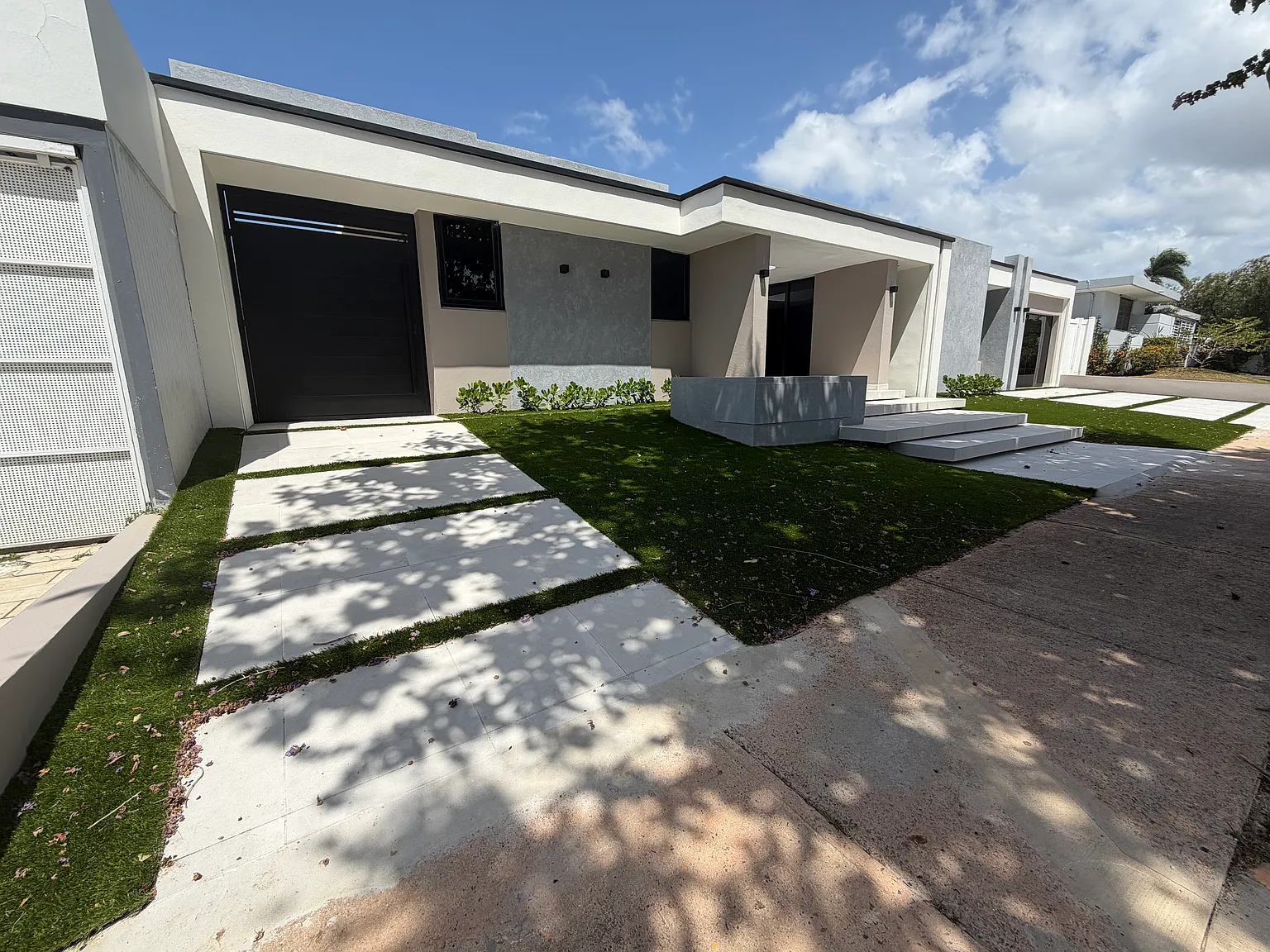 5 bed, $9,500 — Photo 2