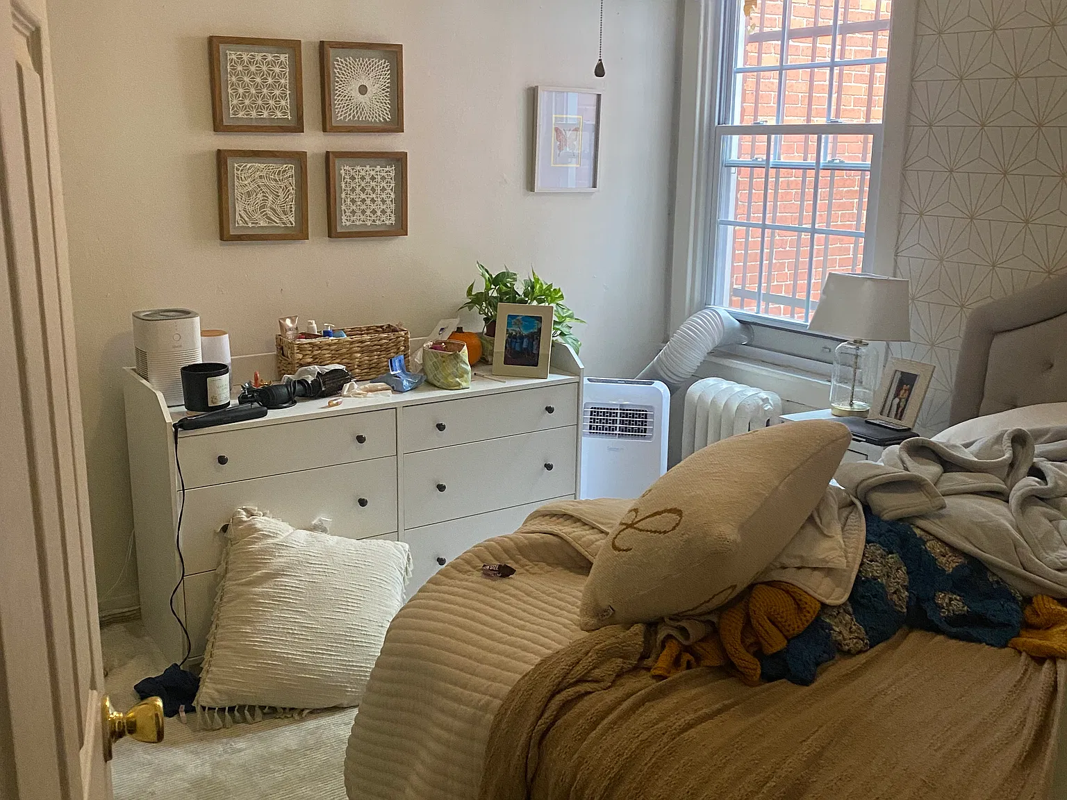 4 bed, 1135 sqft, $3,100 — Photo 2