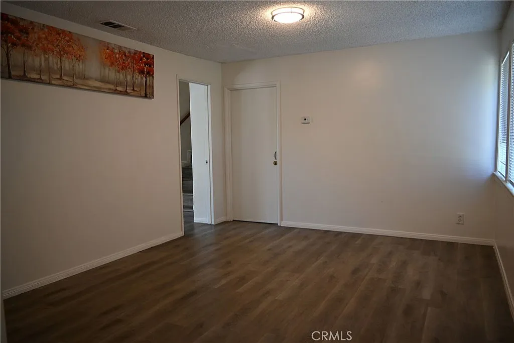 3 bed, 1527 sqft, $3,650 — Photo 2