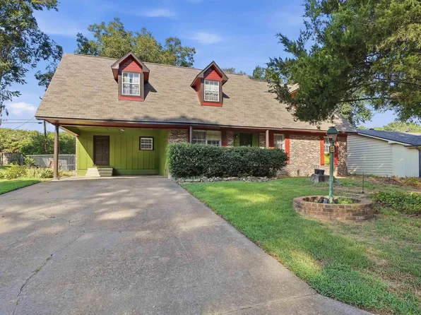 6 Meadowbrook Dr, Conway, AR 72032