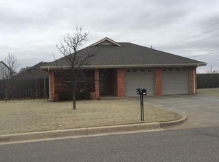 100 Shale Crst, Clinton, OK 73601