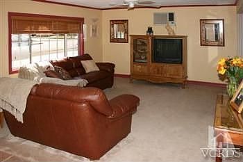 4th image of 3271 Gloria Dr